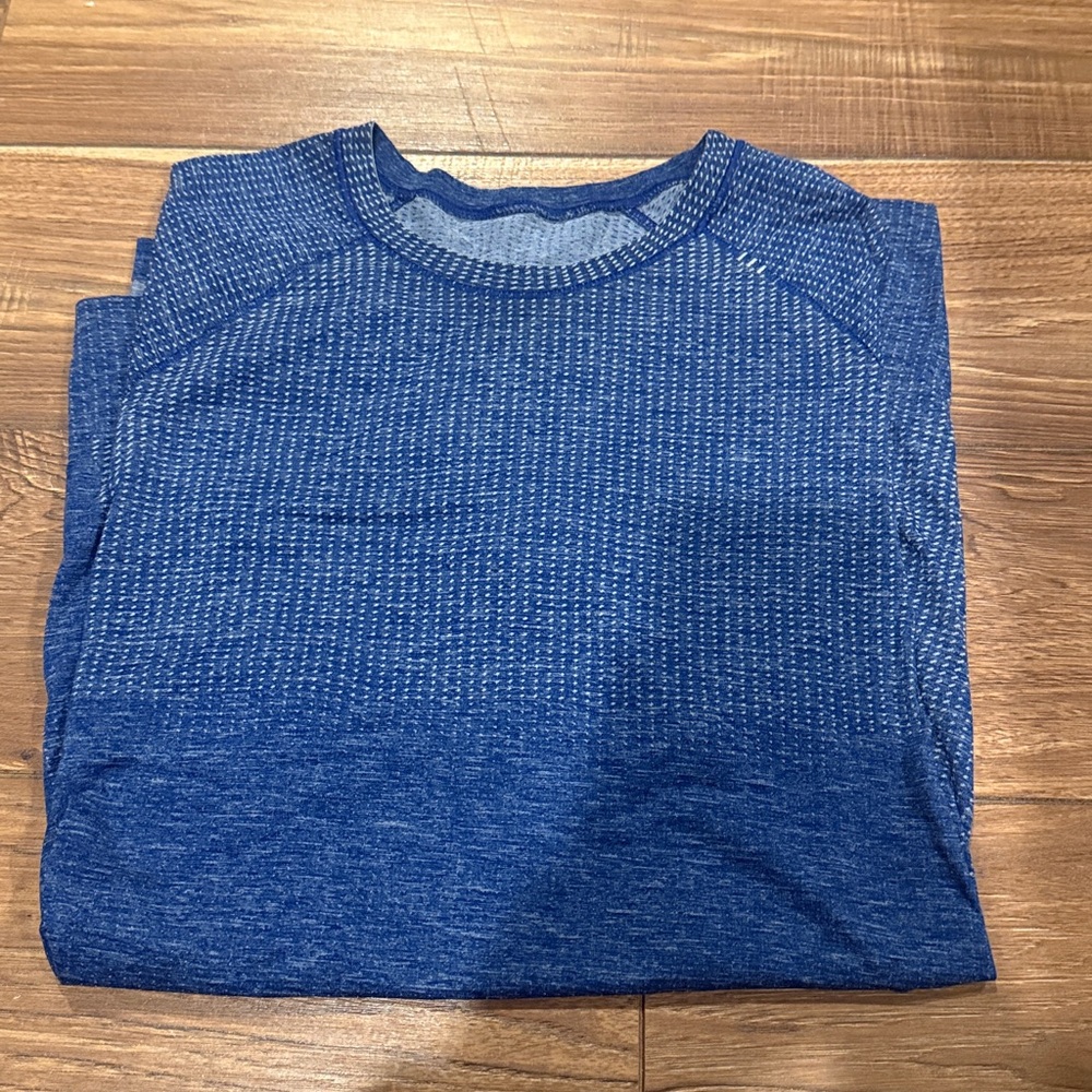 Men's lululemon t-shirt